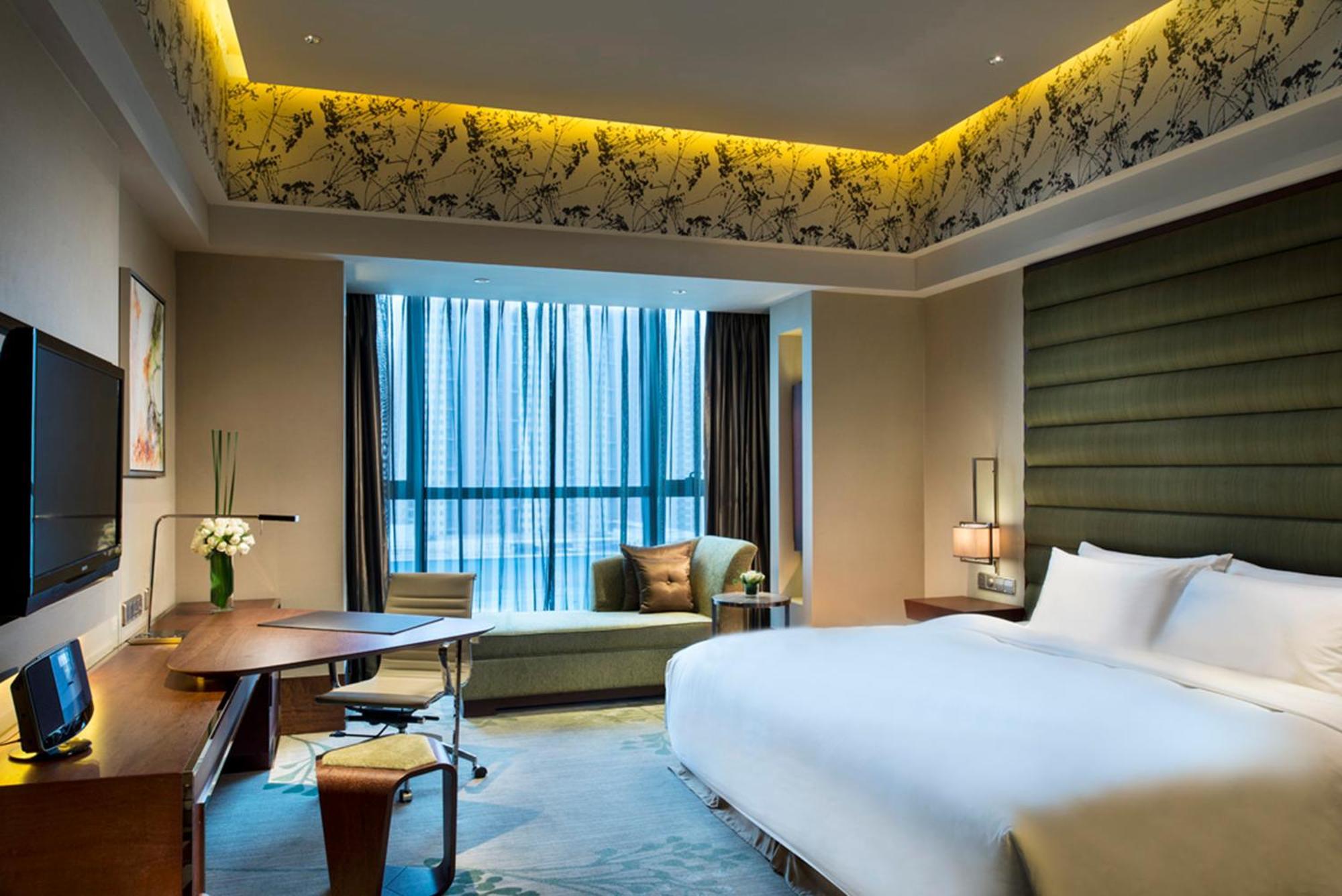 Crowne Plaza By Ihg